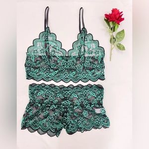 Plus Size Lingerie - Dark Green Semi Sheer Floral Jacquard Bra & Panty Set